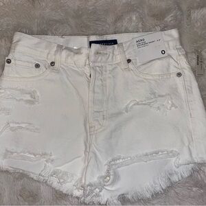 Aeropostale Women's Low Rise Boyfriend Short in White - 2.5”